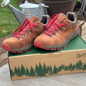 Danner 600 Mountain Low 3IN shoe